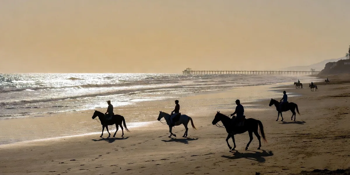 Rosarito (2026): The First Beach Town Below the Border
